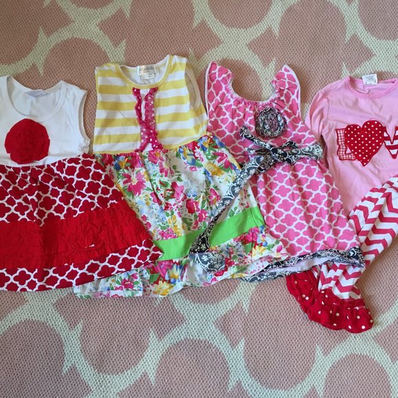 Bundle of cute outfits size 2T - Picture 1 of 3